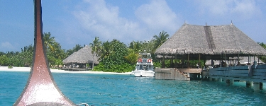 Four Seasons Resort Maldives at Kuda Huraa Four Seasons Explorer (フォーシーズンズ・リゾート・モルディブ・アット・クダフラ・フォーシーズンズ・エクスプローラー)